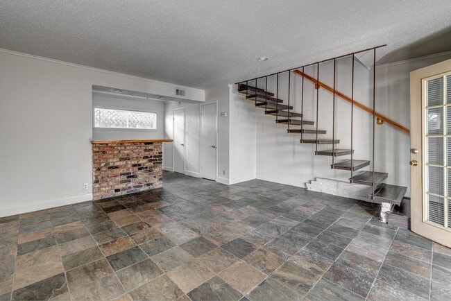 Photo - 4321 Hazard St Unit 9