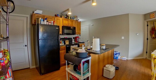 3D Tour Available - Gorgeous duplex + Gara... - 3D Tour Available - Gorgeous duplex + Gara... House