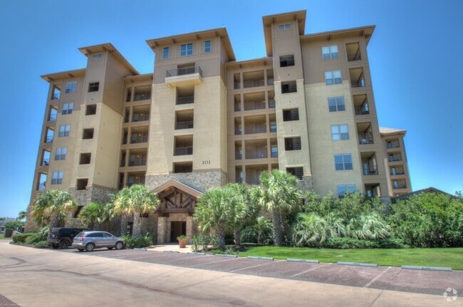 Building Photo - 101 W Bank Unit 22 Rental