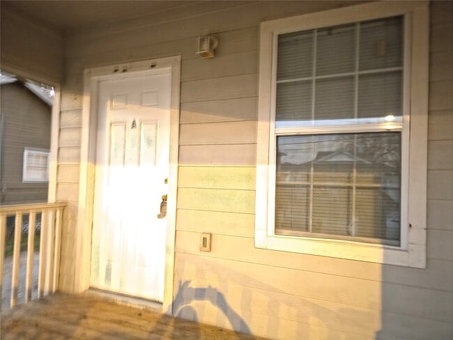 Photo - 1711 Sam Wilson St