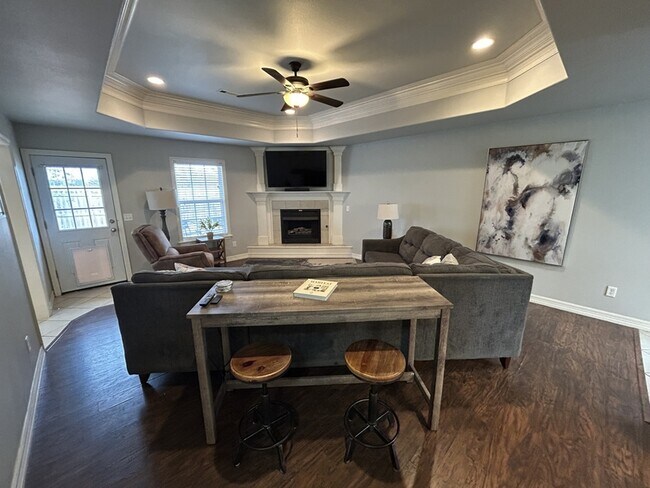 Photo - 4800 SW Golden Eagle Ave