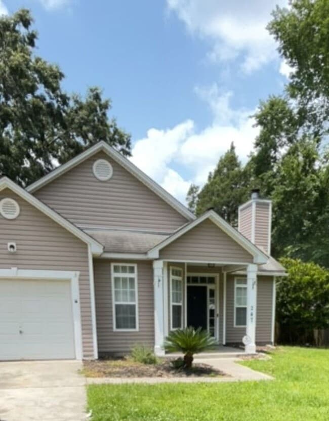 Charming 3 bedroom in a well-established n... - Charming 3 bedroom in a well-established n... House