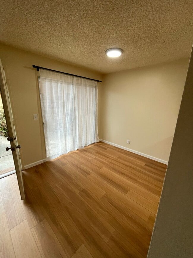 Photo - 2975 Neet Ave Unidad 2