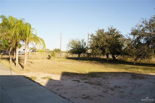 Photo - 19 Goldwing Wy