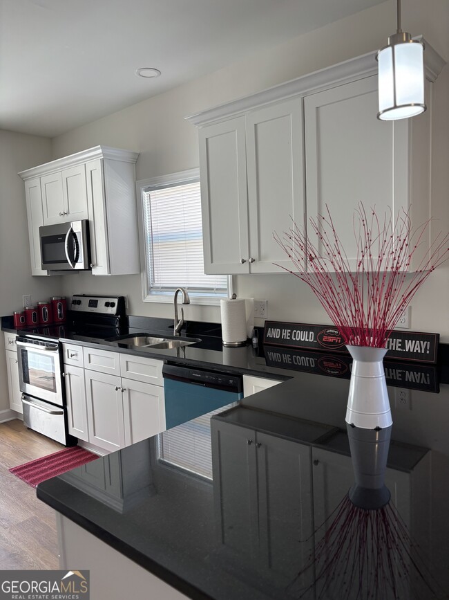 Photo - 100 Field Ave