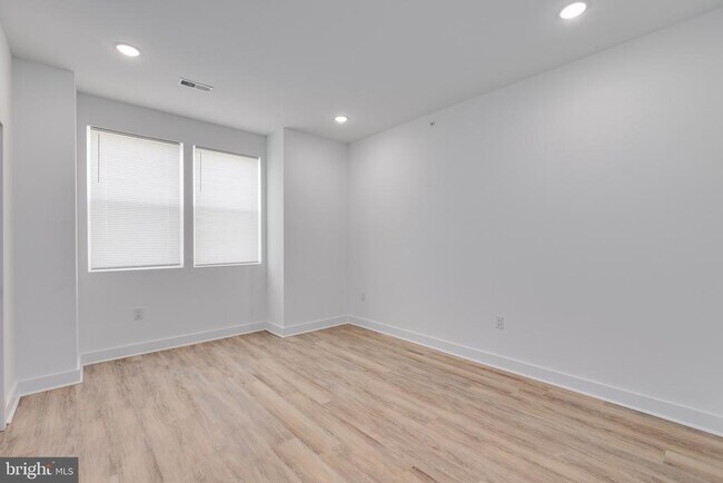 Photo - 2061 N 8th St