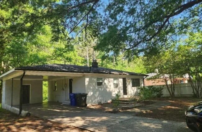 Building Photo - 626 N Hoover Rd Rental