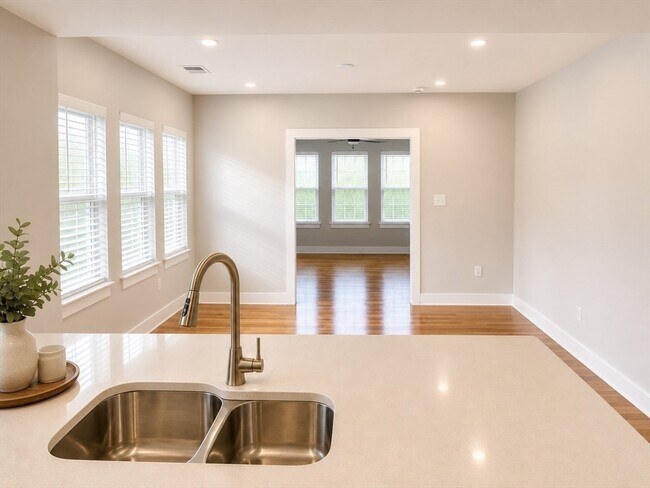 28-30 Saint Gregory St Unit 2