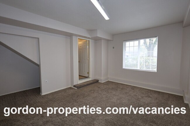 Photo - NE Halsey St - Gresham 2 bedroom townhouse with den/office