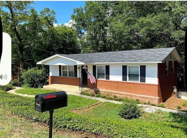 Building Photo - 3106 University Ave Unit A