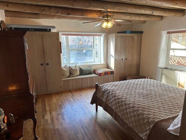 Photo - 332 Kit Carson Rd