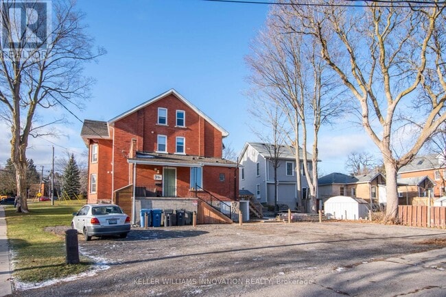 Photo - 72 Waterloo Ave Unité B