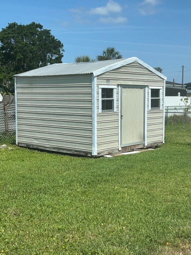 Photo - 202 7th St NW