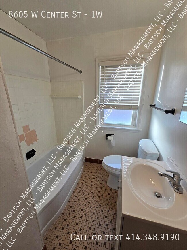 Photo - 8605 W Center St Unidad 1W