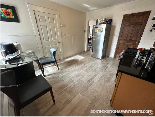 Building Photo - 53 W Seventh St Rental