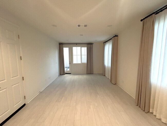 Photo - PADDOCK AVE CHINO 91708 (4 BED / 3 BATH)