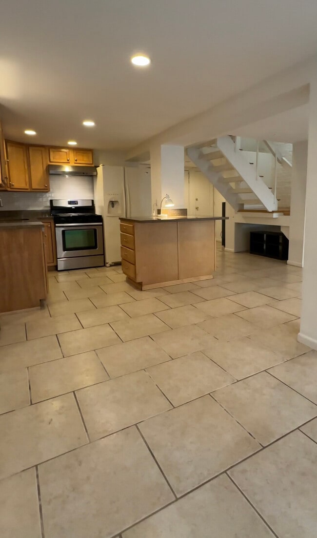 Photo - 12 Follen St