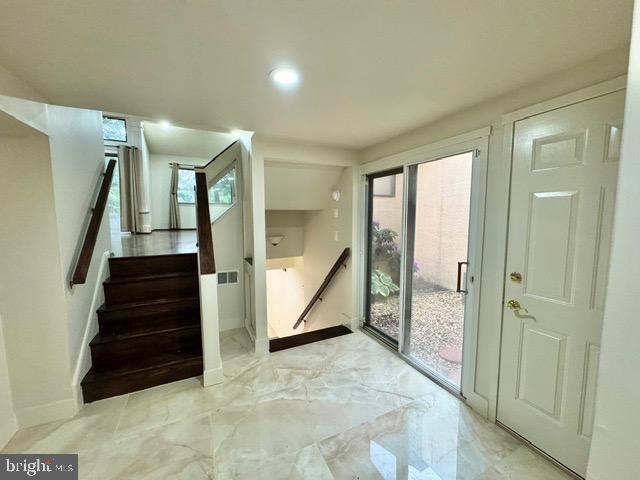 165 Sayre Dr