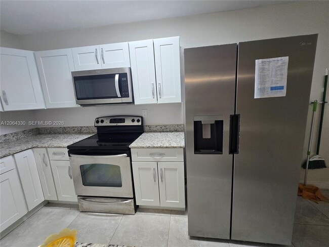 Photo - 4550 SW 67th Ave Unit 2
