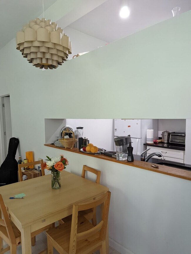 Photo - Mid Cambridge 1 bedroom with garage parking for 9/1