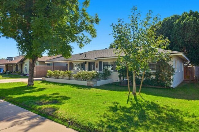 Photo - Modern 4 Bedroom, 3 Bathroom Home