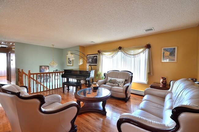 Photo - 1063 Mason Ct