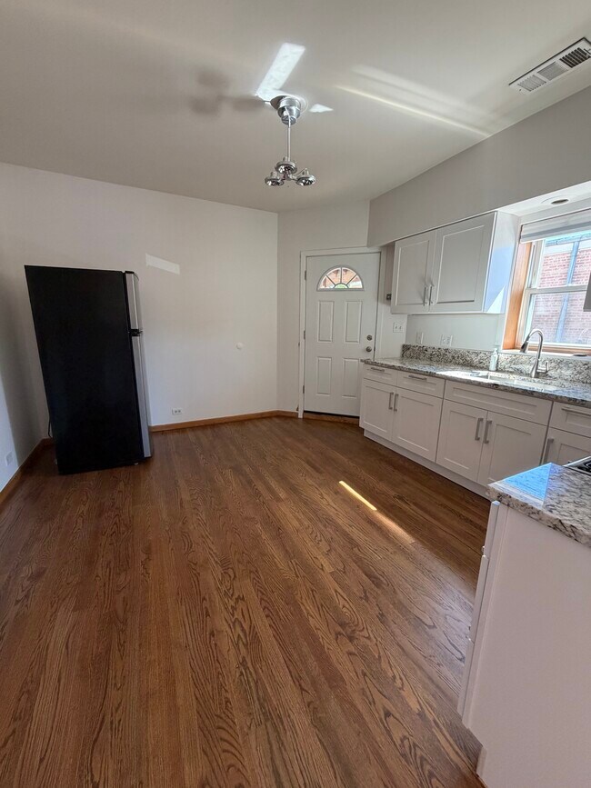 Photo - 5615 W Irving Park Rd Unit 2R