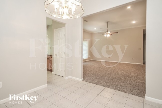 3907 Stoneybrook Dr