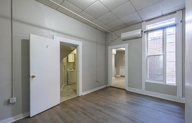 Photo - 102 N Lombardy St Unidad 1