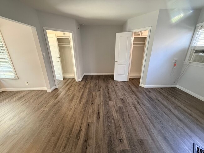 Photo - 1813 W Victory Blvd Unit B
