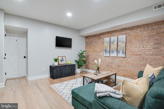 Photo - 1255 Raum St NE Unit 1