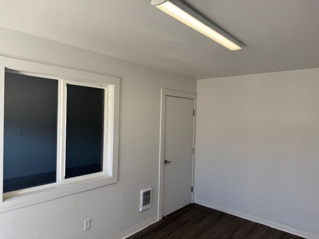Photo - 967 Lawnsdale Rd Unidad 2