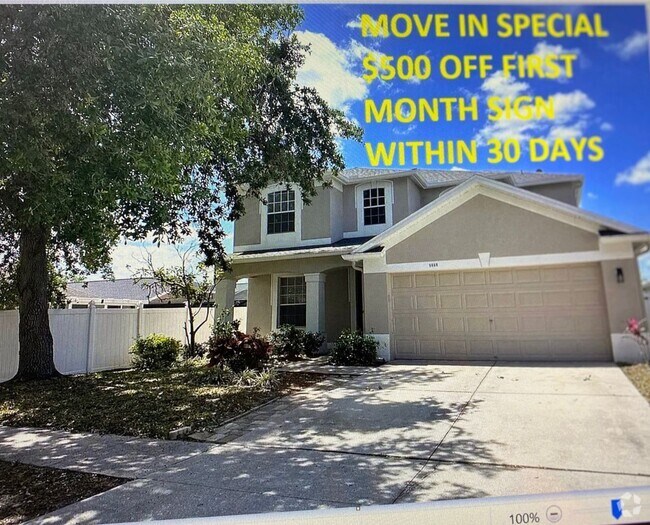 Building Photo - Beautifully maintained two-story home with...
