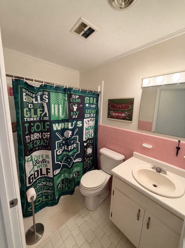 Photo - 503 Pell Ave