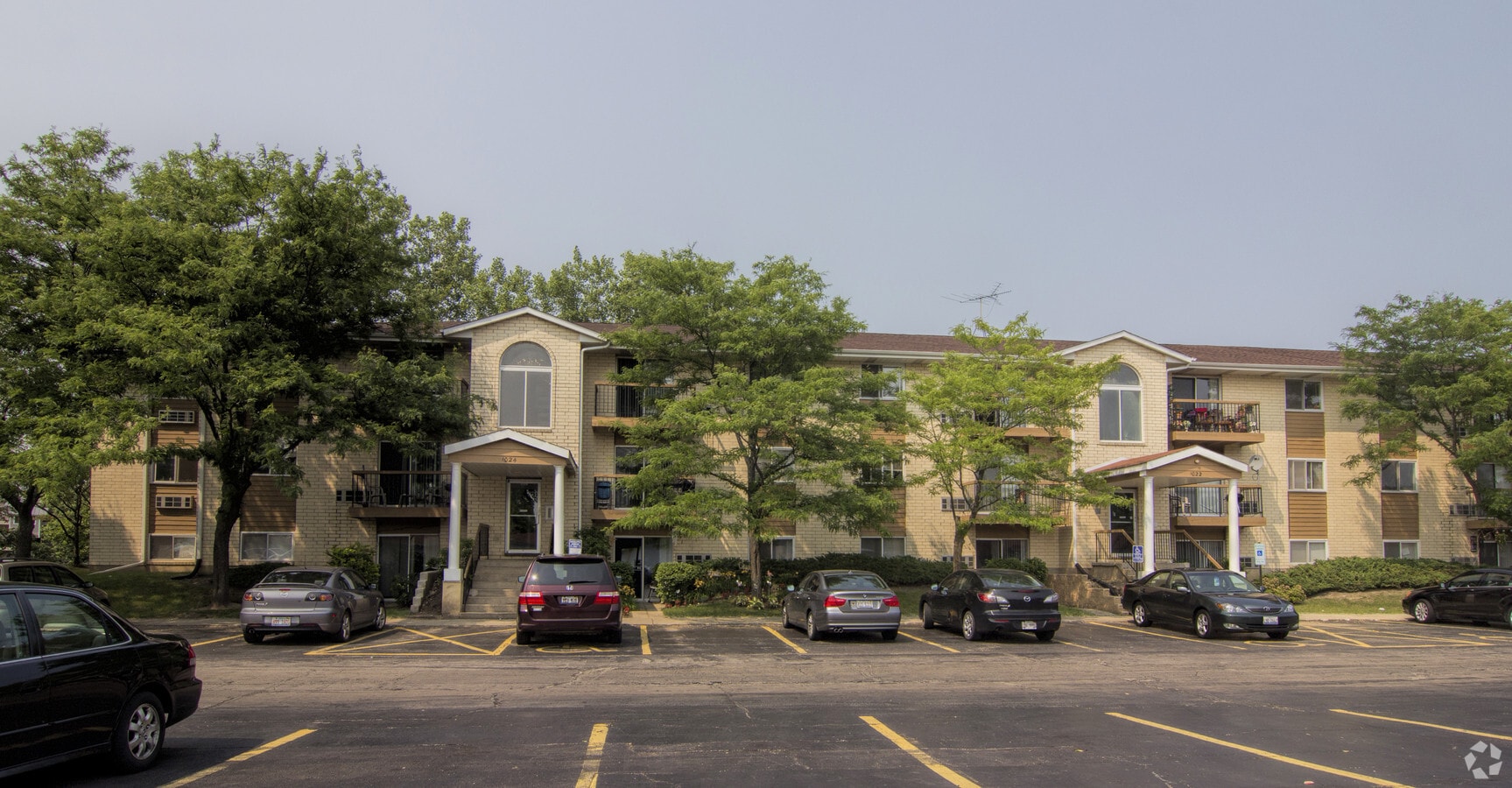 Photo - Emhurst Lake Apartments