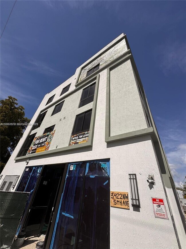 Photo - 3422 NW 5th Ave Unit 404