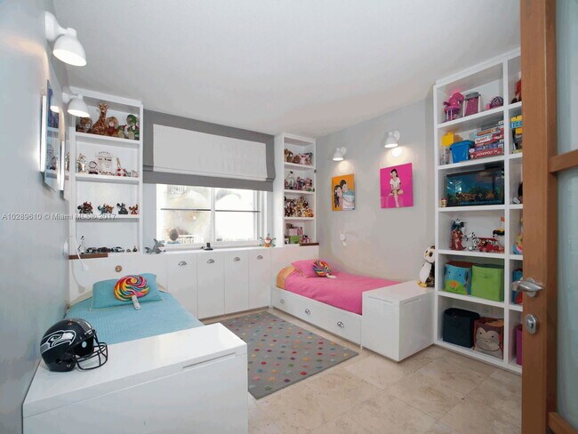 Photo - 140 Meridian Ave