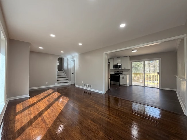 Photo - 2416 Miriam Ln