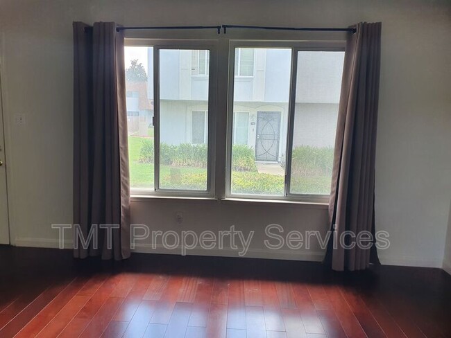 Photo - 7648 La Mancha Way