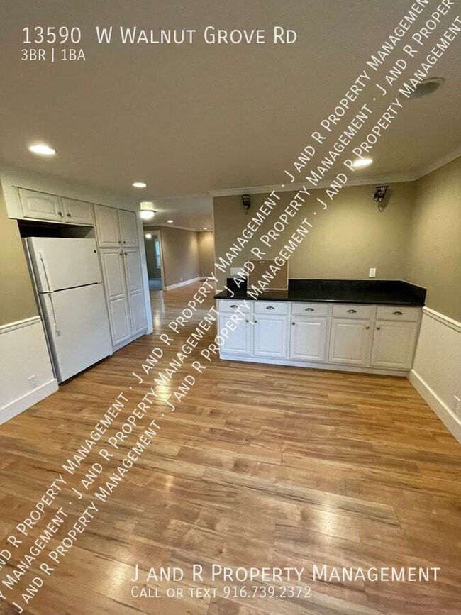 Photo - 13590 W Walnut Grove Rd