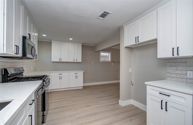 Photo - 7918 Bayside Dr