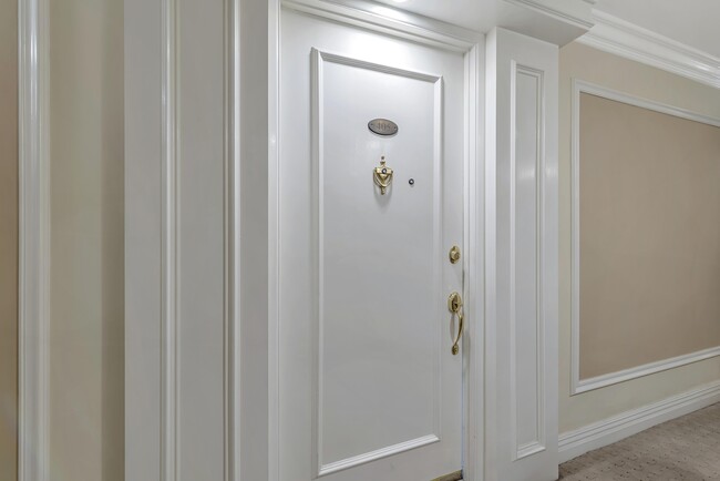 Photo - 969 Hilgard Ave Unidad 405