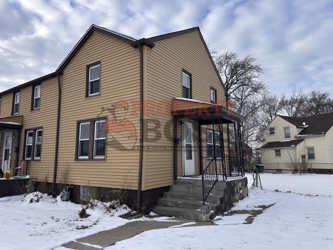 Photo - 1225 Lyons St