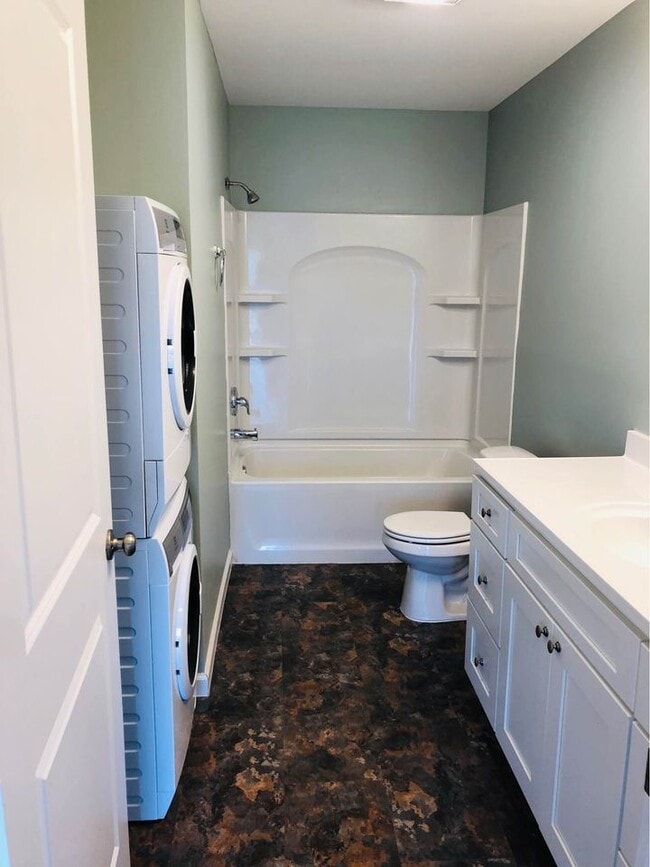 Photo - 105 Birdseye View Dr Unit b