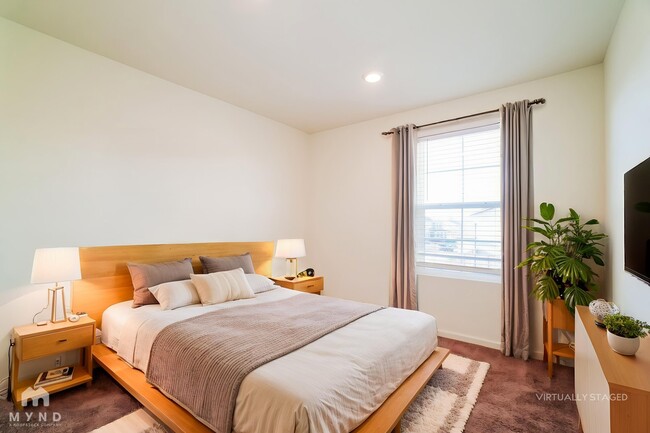 Photo - 676 Rosedale Wy