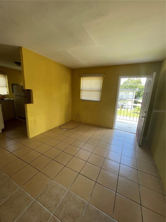 Photo - 900 Colyer St