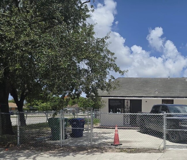 Photo - 10273 NW 25th Ave Casa