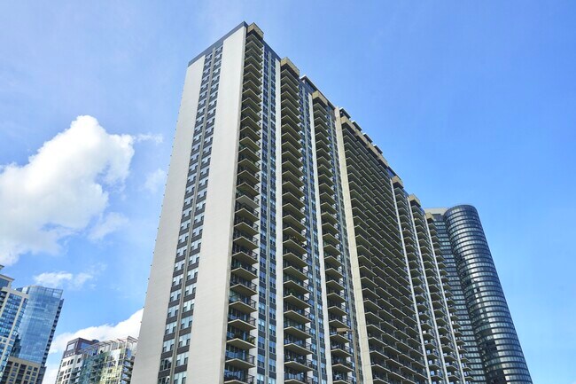 Photo - 400 E Randolph St Unidad 2704