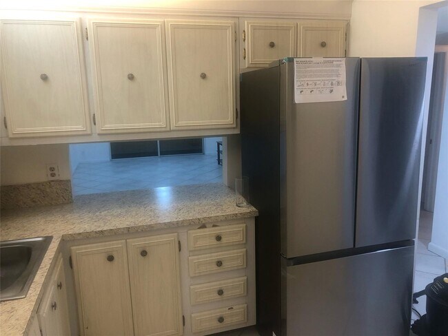 Photo - 5515 Lakewood Cir N Unit 114