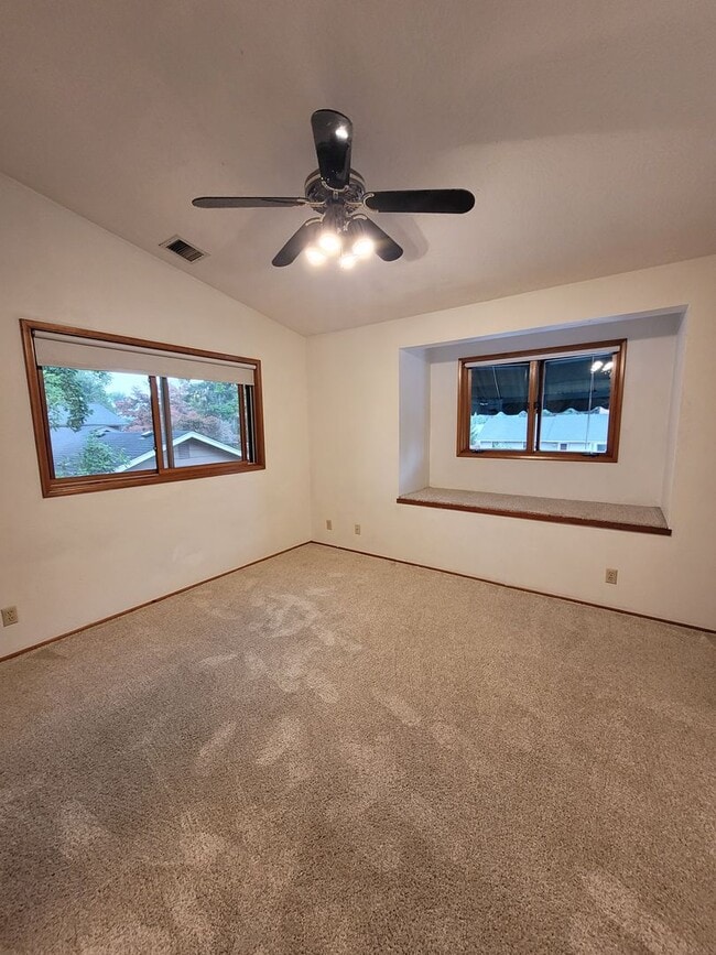 Building Photo - 1124 Woodside Dr Unit A Rental